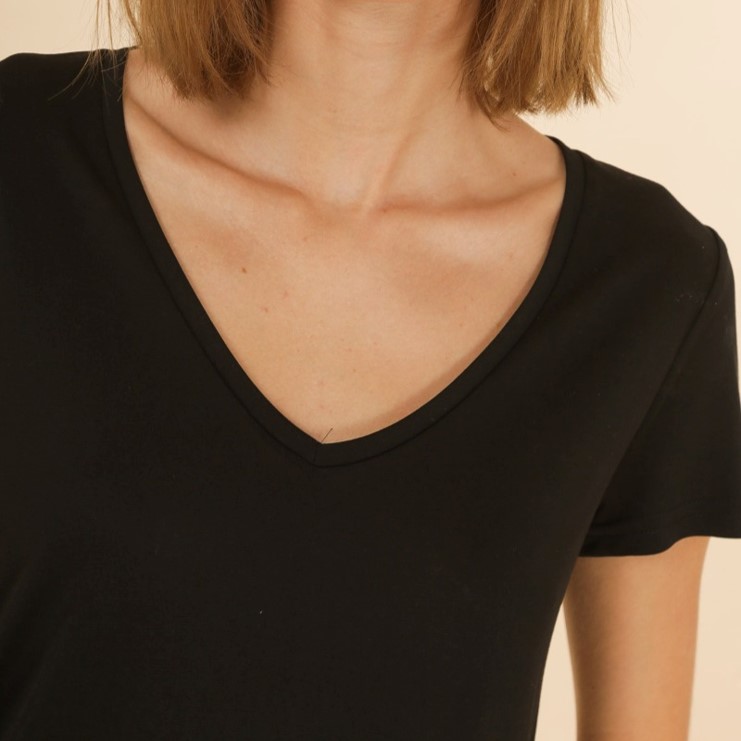 CERISE tee Black model CERISE tee Black model