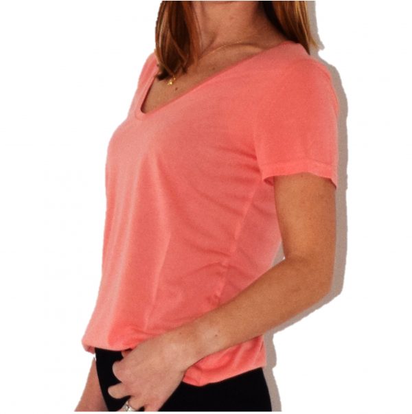 CERISE tee Peach model side