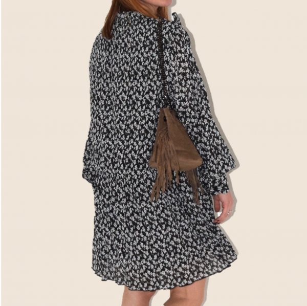 EVONNE dress Black model back Beige