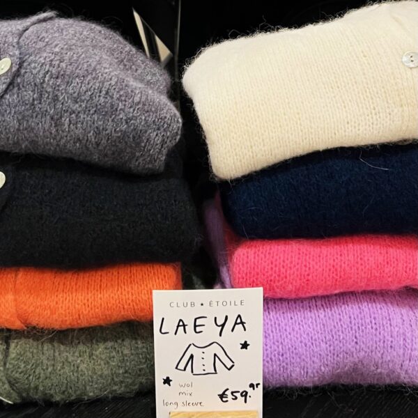LAEYA vest Colors