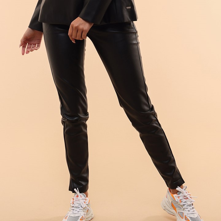 SKYLER pants Black model