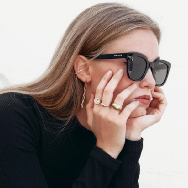 GENEVIEVE sunglasses Black Model